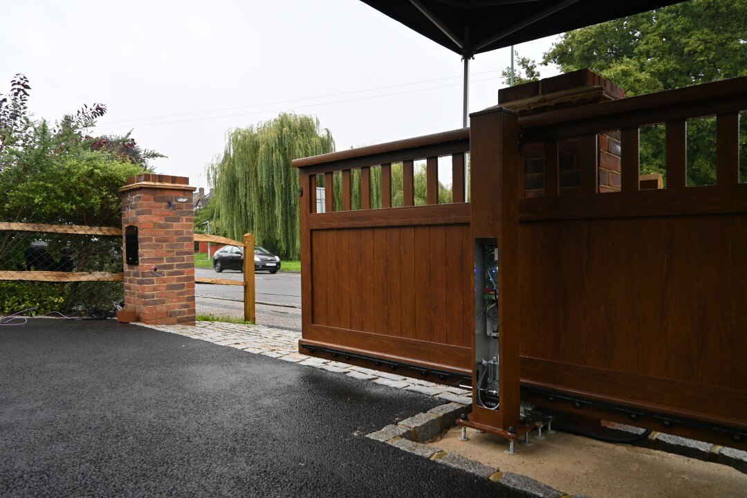 Residential Gate Automation Installation C4000I in the UK