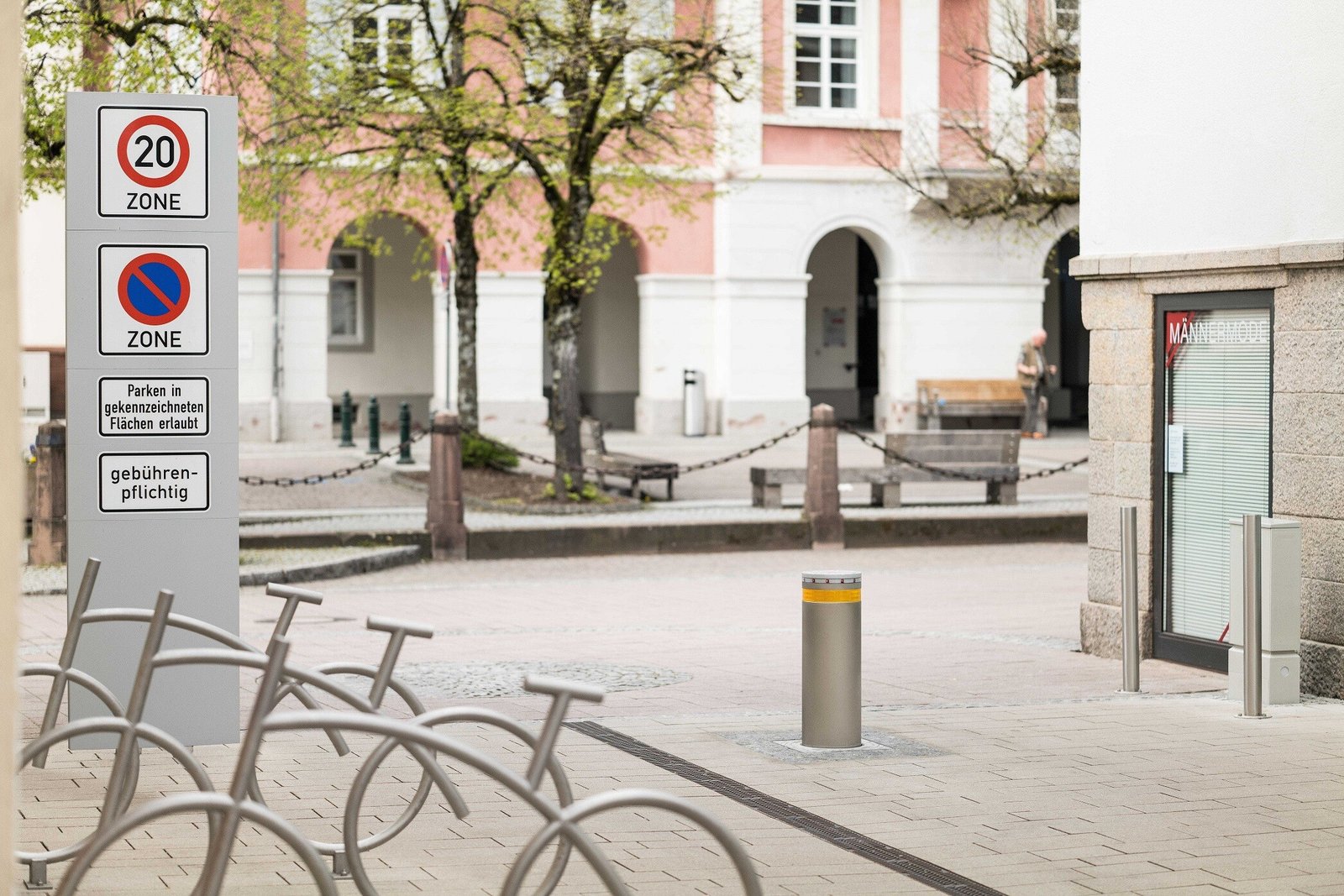 FAAC J275 800 HA traffic bollard in Schopfeim