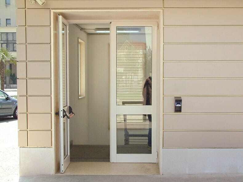 Foto Porta con lettore